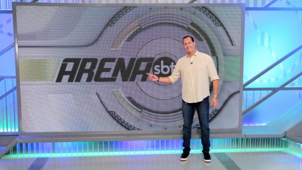 Benjamin Back apresenta o Arena SBT: programa terá edições especiais na final da Libertadores (foto: Divulgação/SBT)