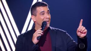 André Marques no The Voice + de 28 de fevereiro: recorde de audiência (foto: Reprodução/TV Globo)