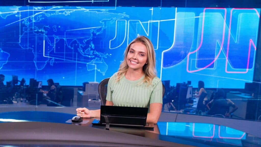 Taís Lopes está de volta à TV Verdes Mares após quase um ano na CNN Brasil (foto: Globo/João Cotta)