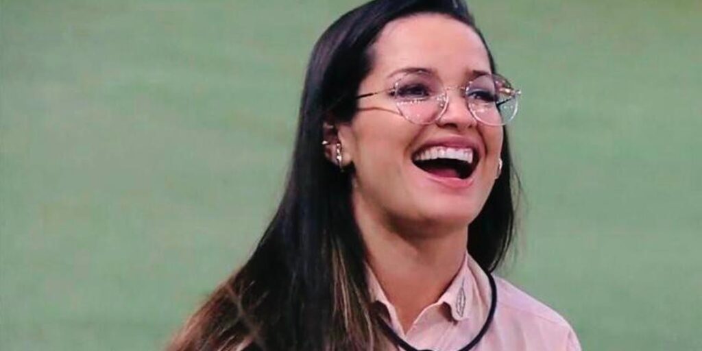 A equipe de Juliette Freire comemorou 17 milhões de seguidores em uma rede social, mas evitou usar o número associado a Jair Bolsonaro (foto: Reprodução/TV Globo)