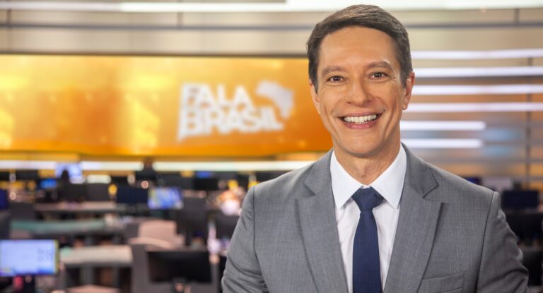 Sérgio Aguiar ficará afastado do Fala Brasil por problema vocal (foto: Edu Moraes/Record)