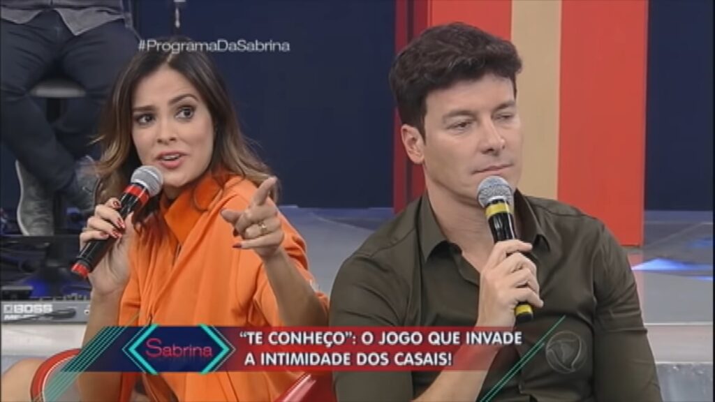 Vera Viel e Rodrigo Faro em participação no antigo Programa da Sabrina: mulher do apresentador foi demitida por telefone (foto: Reprodução/Record)
