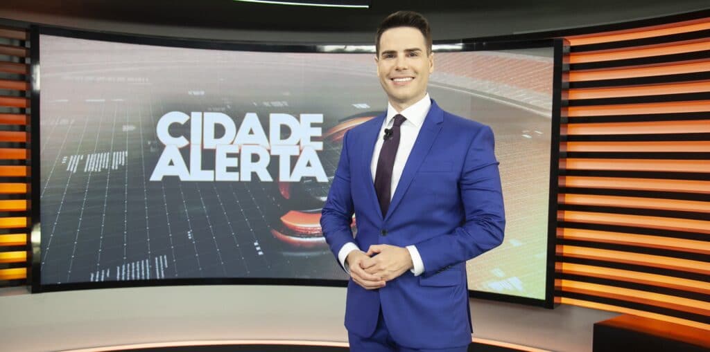 Luiz Bacci é o apresentador do Cidade Alerta: telejornal deu prejuízo para a emissora mais uma vez (foto: Edu Moraes/Record)