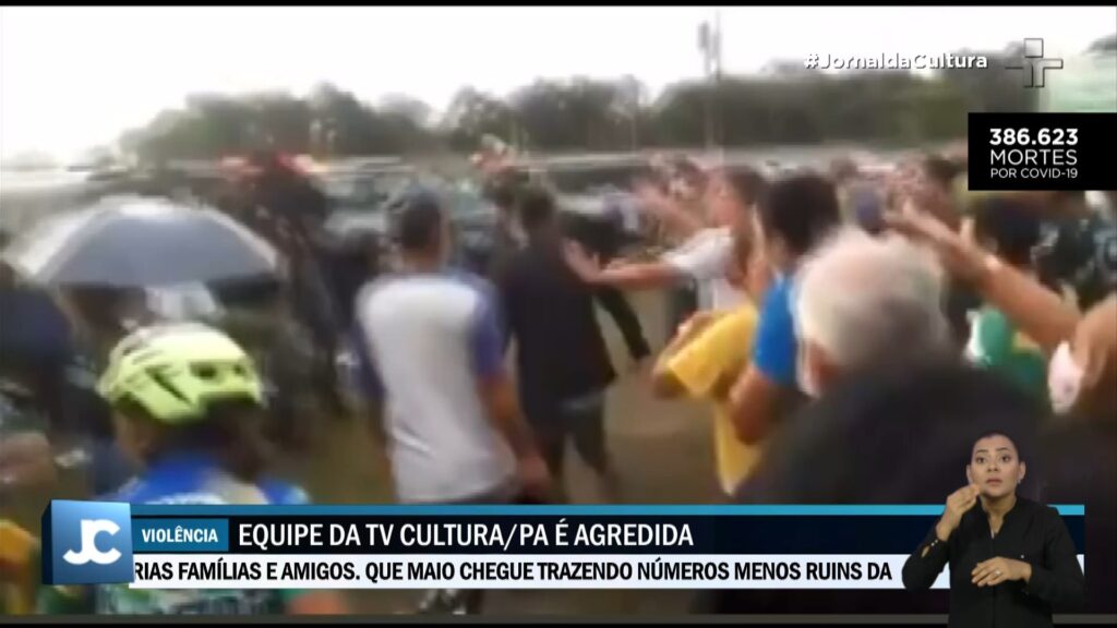 Equipe da TV Cultura é agredida por apoiadores de Jair Bolsonaro (foto: Reprodução/TV Cultura)