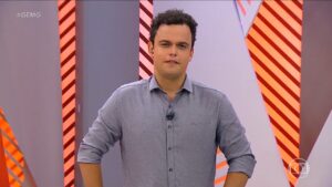 Pedro Rocha, filho do apresentador Fernando Rocha, estreou como apresentador eventual do Globo Esporte (foto: Reprodução/Globo Minas)