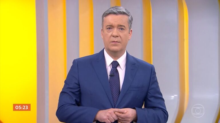 Roberto Kovalick se emocionou e chorou ao vivo ao comentar notícia no Hora 1 (foto: Reprodução/TV Globo)