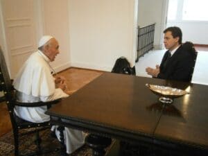 Gerson Camarotti entrevista Papa Francisco em 2013 na GloboNews (foto: Globo/ Fellipe Awi)