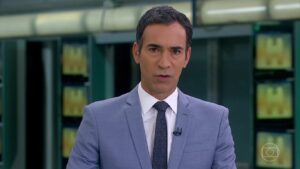 Sob o comando de César Tralli, Jornal Hoje foi ultrapassado pela Record (foto: Reprodução/TV Globo)
