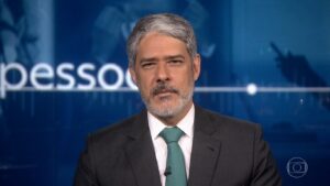 William Bonner fez suspense para revelar uma novidade aos telespectadores do Jornal Nacional (foto: Reprodução/TV Globo)