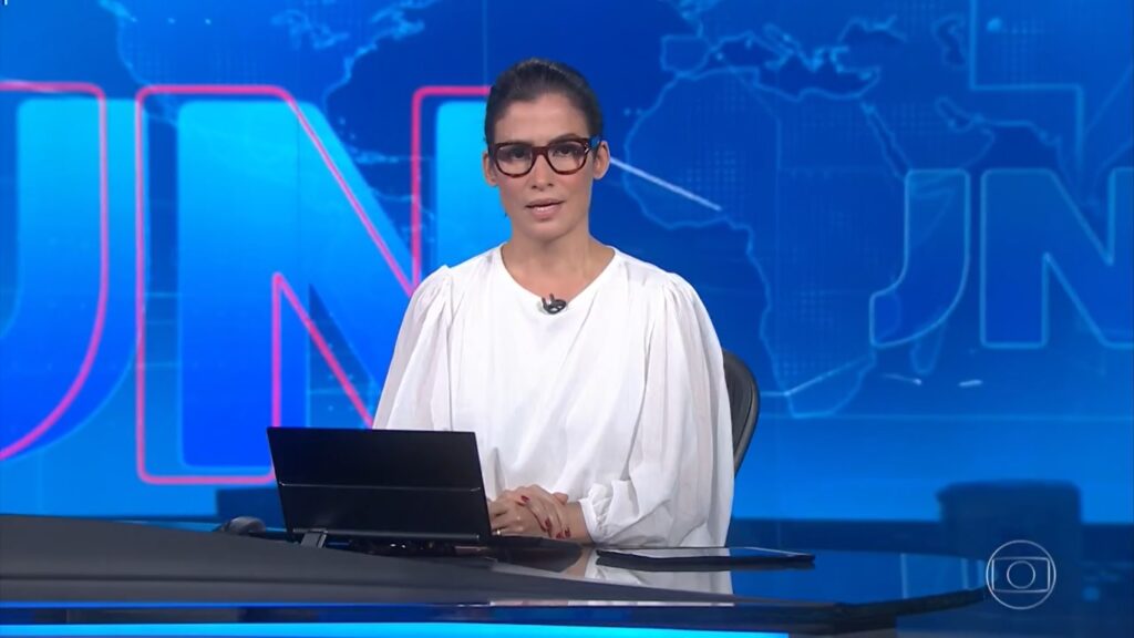 Renata Vasconcellos não apresenta o Jornal Nacional desde 10 de julho (foto: Reprodução/TV Globo)