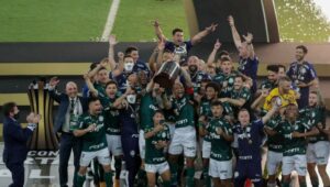 Série sobre título do Palmeiras na Libertadores será exibida pelo SBT (foto: Reprodução)