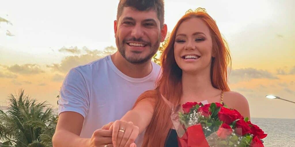 Depois de pedido de casamento no Power Couple, Mirela Janis e Yugnir Ângelo noivaram outra vez (foto: Reprodução)