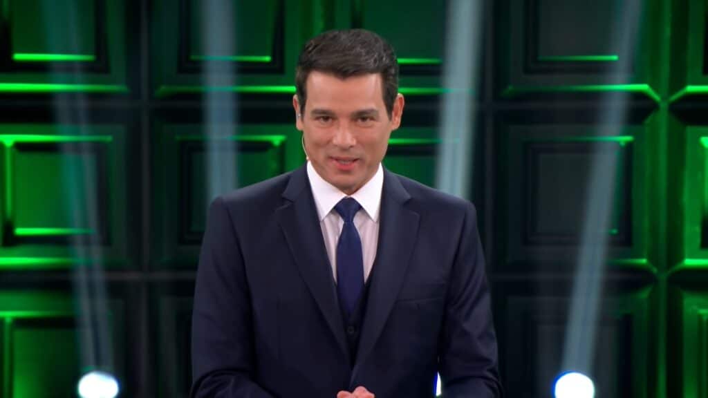 Celso Portiolli sucedeu Silvio Santos na apresentação do Show do Milhão (foto: Reprodução/SBT)