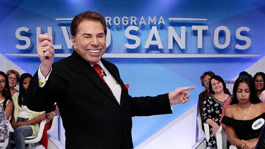 Silvio Santos na gravação de seu tradicional programa: Record, SBT e RedeTV! vão continuar na Claro (foto: Divulgação/SBT)