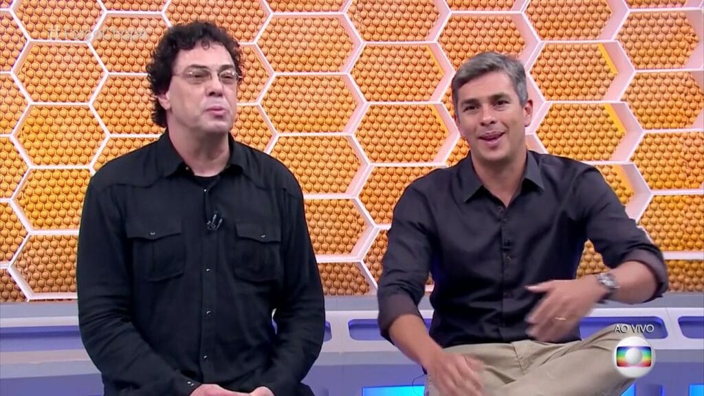 Walter Casagrande (à esquerda) e Ivan Moré no cenário do Globo Esporte