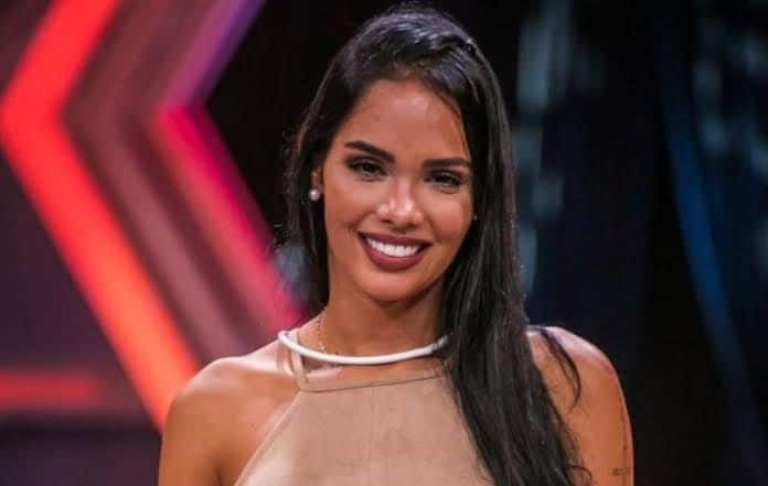 Foto da ex-BBB Mayara Motti