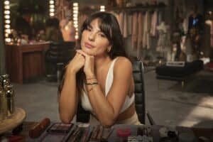 Imagem com foto da atriz Isis Valverde