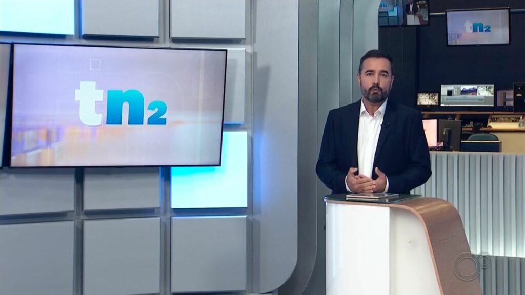 Foto do jornal TN2 com Cassiano Rolim, na TV TEM
