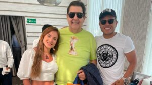 Faustão ao lado de Gabi Martins e Tierry