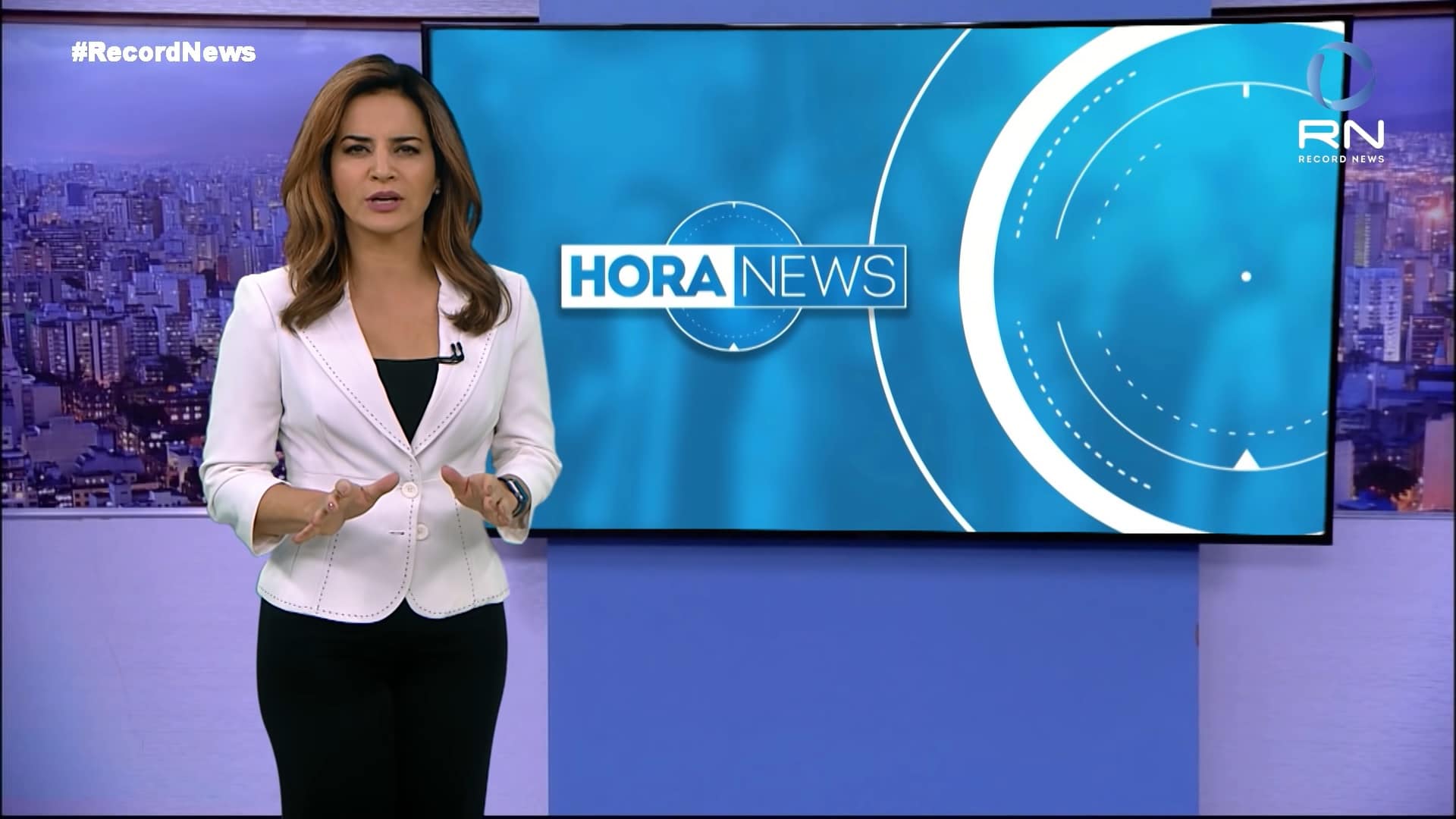 Ex-Globo, jornalista Kelly Godoy assina com a Record News - Televisão -  eplay