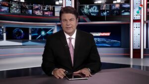 Augusto Xavier no atual estúdio do RedeTV! News