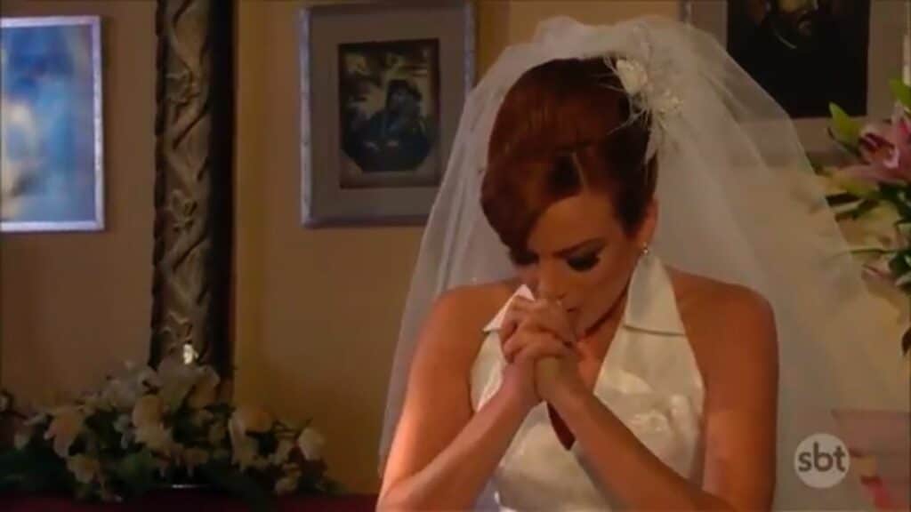 Cena da novela Amanhã é Para Sempre em que Fernanda chora ao pensar em se casar