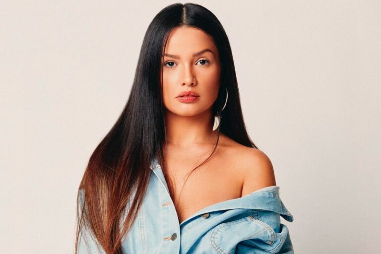 Juliette usou as redes sociais para comentar o botão da desistência do BBB22