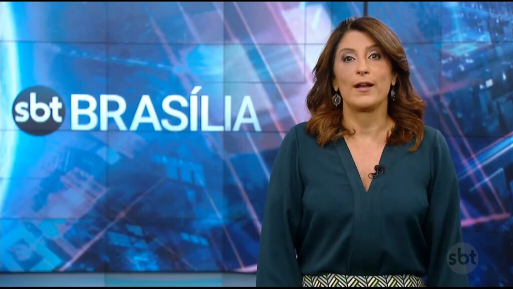 Simone Queiroz apresentando o SBT Brasília
