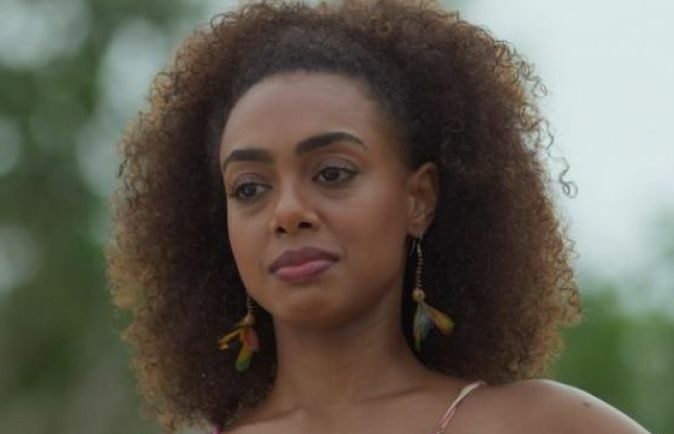 A atriz Dandara Mariana teve a casa assaltada no RIo de Janeiro