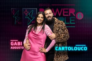 Imagem com foto dos participantes Gabi e Cartolouco