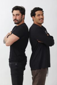 Imagem com foto de Dan e Pedrinho