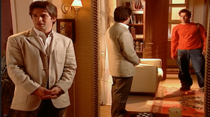 Lucas vê Leo e fica espantado com as semelhanças em O Clone