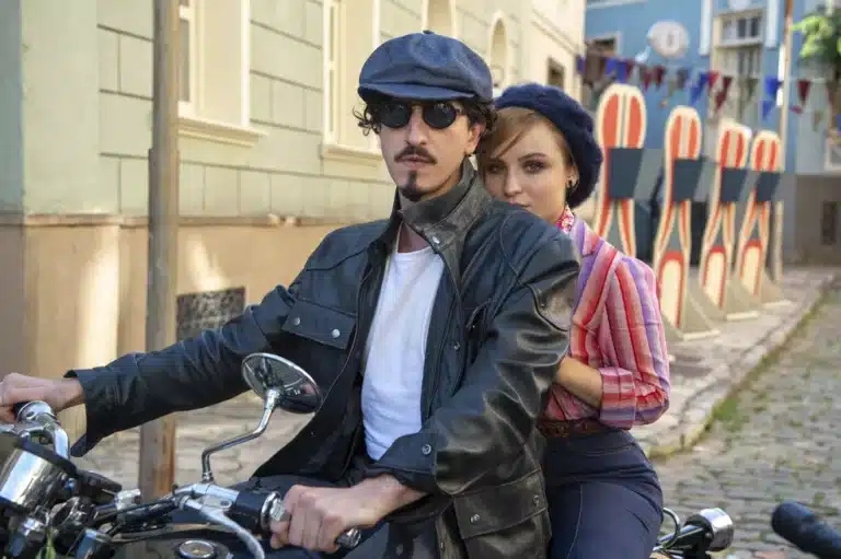 Isadora se rebela e beija Nelsinho em Além da Ilusão