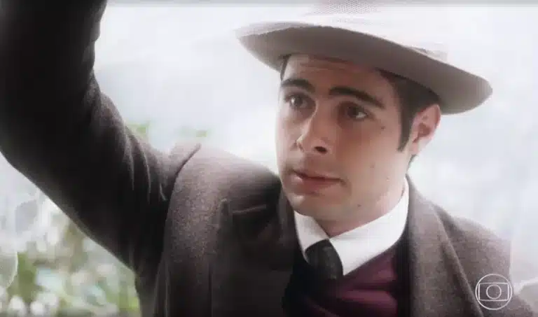 Rafael liberta Dorinha do quarto em Além da Ilusão