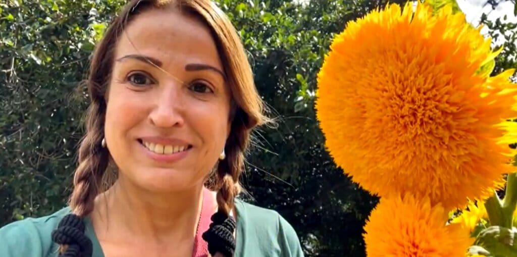 ANANDA APPLE · A jornalista apaixonada por plantas 