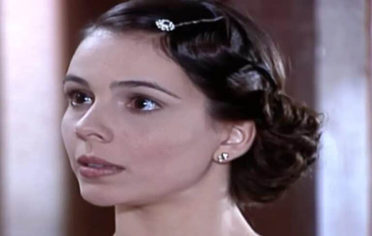 Cena de O Cravo e a Rosa