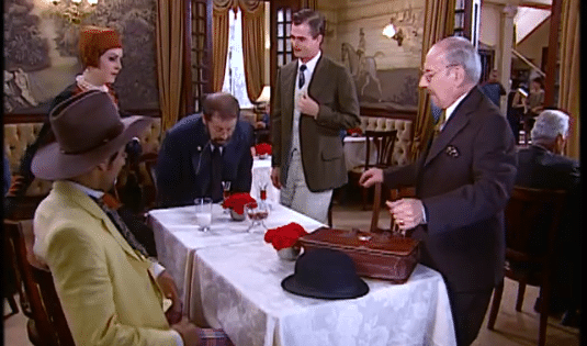 Marcela descobre que Januário ficará com tudo no testamento em O Cravo e A Rosa