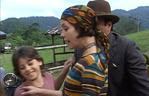 Batista vai buscar os filhos na fazenda em O Cravo e a Rosa