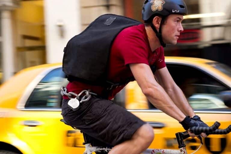 Perigo por Encomenda é o filme que vai passar no Cine Maior