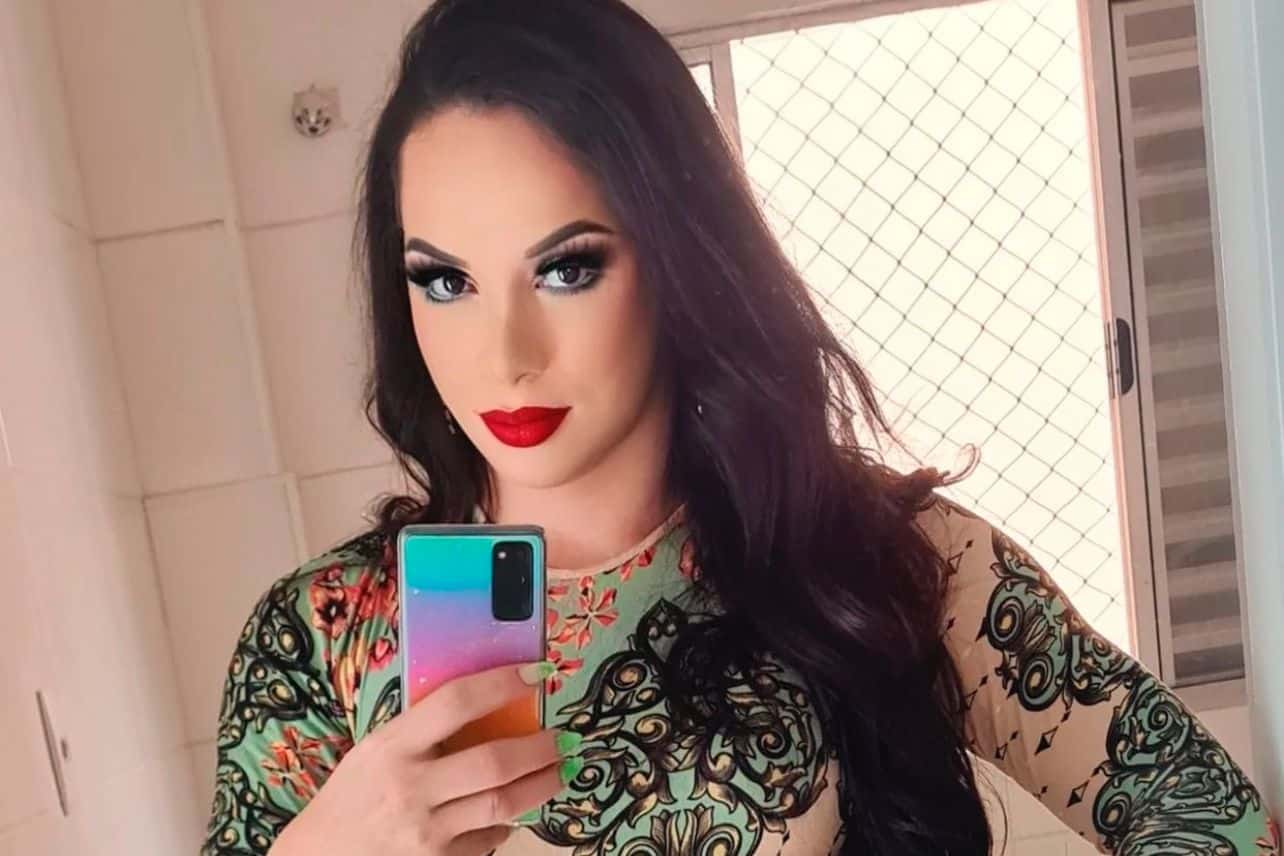 SBT faz história e escala bailarina transexual para Programa Silvio Santos - TV Pop