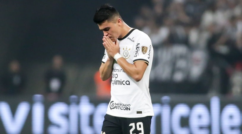 Foto de jogador do Corinthians na partida entre Corinthians e Boca Juniors