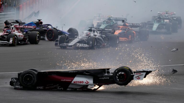 Foto do carro do piloto Zhou Guanyu, da Fórmula 1