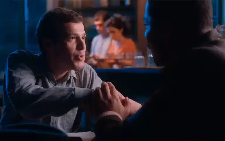 Tenório se junta a Bento para fundar o jornal com ideias democráticas em Além da Ilusão