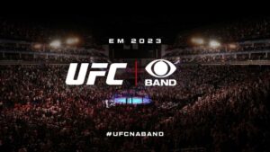Imagem com logos do UFC e da Band com arena de combate ao fundo