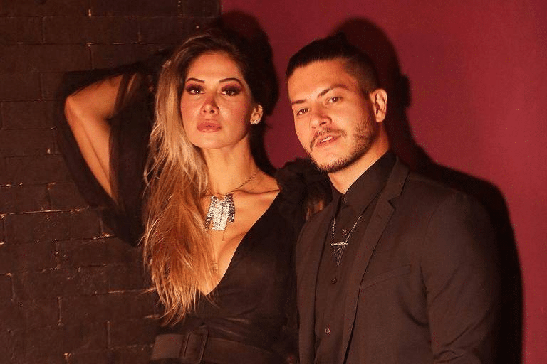 Foto de Maíra Cardi e Arthur Aguiar