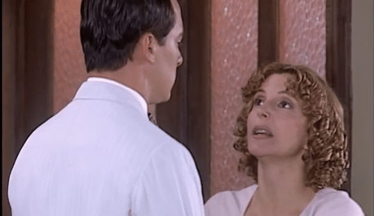 Dinorá pede a Heitor que vigie o encontro de Marcela e Petruchio para acharaem o esconderijo das apólices em O Cravo e a Rosa