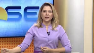 Imagem com foto de Michele Costa, apresentadora do Bom Dia Sergipe, na TV Sergipe, afiliada da Globo