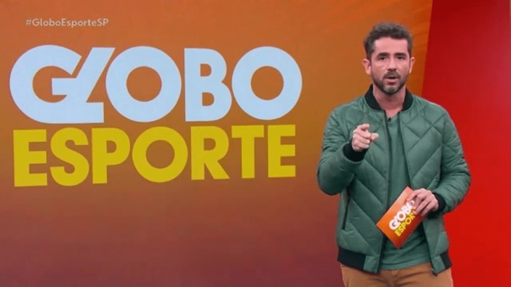 Apresentador do Globo Esporte é afastado após sentir dor de