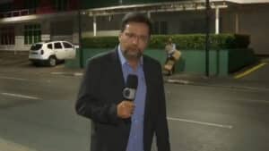 Imagem com foto do apresentador Geraldo Luís durante reportagem
