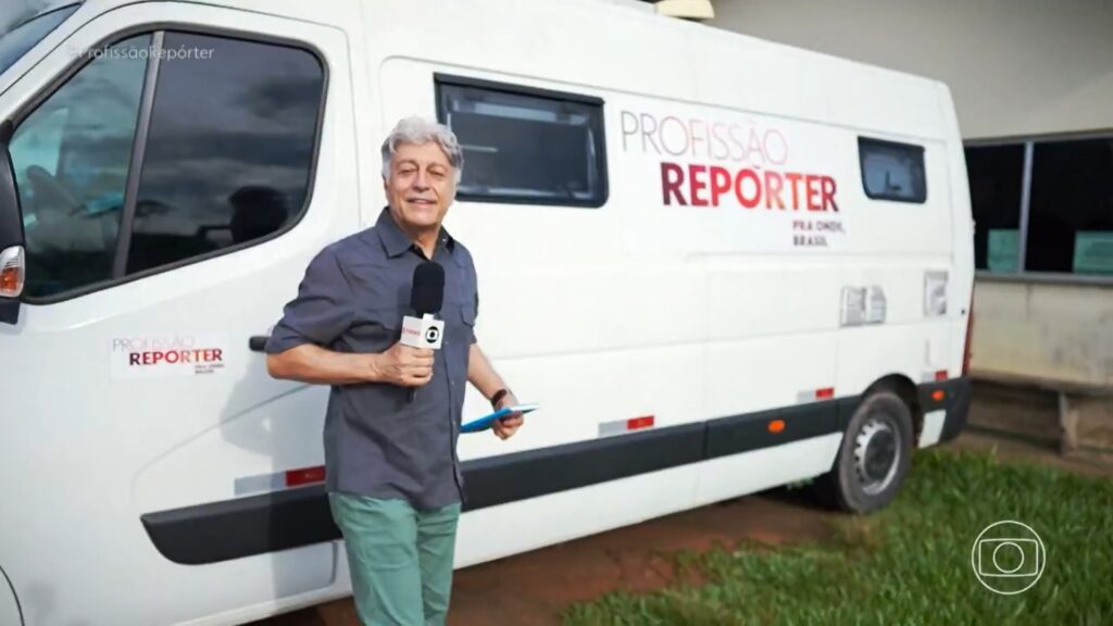 Foto do apresentador Caco Barcellos na estreia da temporada 2023 do Profissão Repórter, da Globo